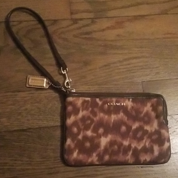 Coach Handbags - 🛍Brand new cheetah coach wristlet